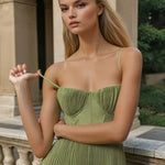 Lara - Moderna Elegancija S Otvorenim Leđima Maja Zagreb