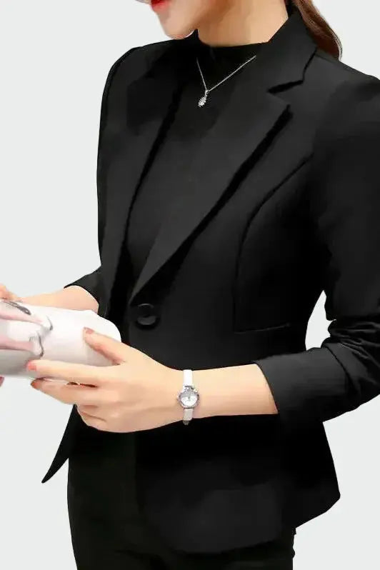 Sako u idealnoj liniji Maja Zagreb