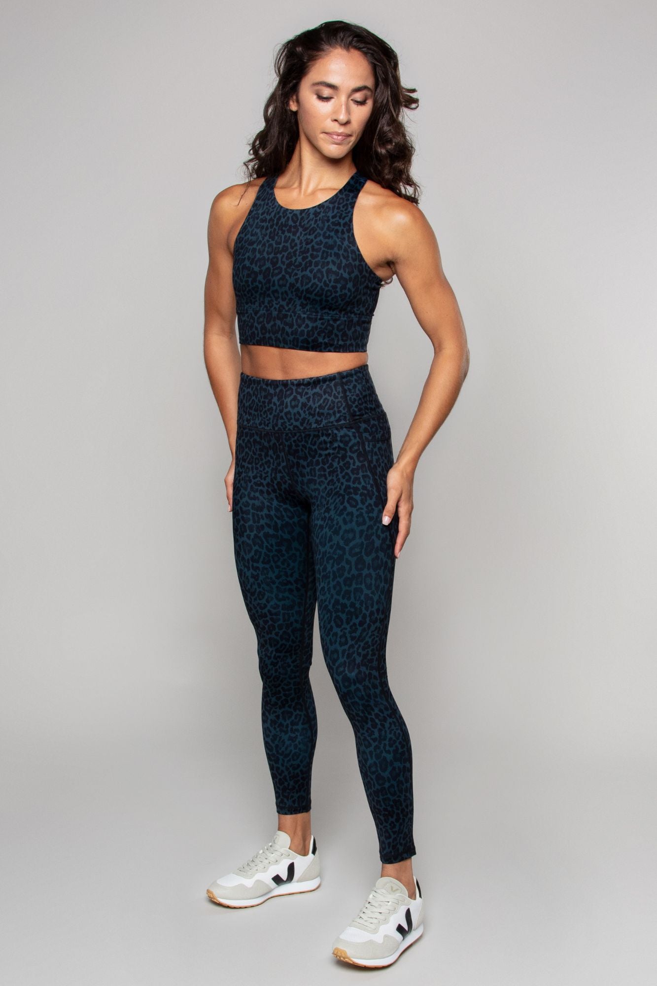 Nika Tajice s Visokim Strukom i Džepovima Maja Zagreb